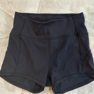 Iululemon shorts size 6 - black